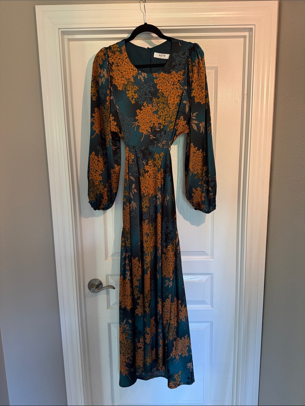 ASTR Quinn Floral Cutout Maxi Dress, size large
